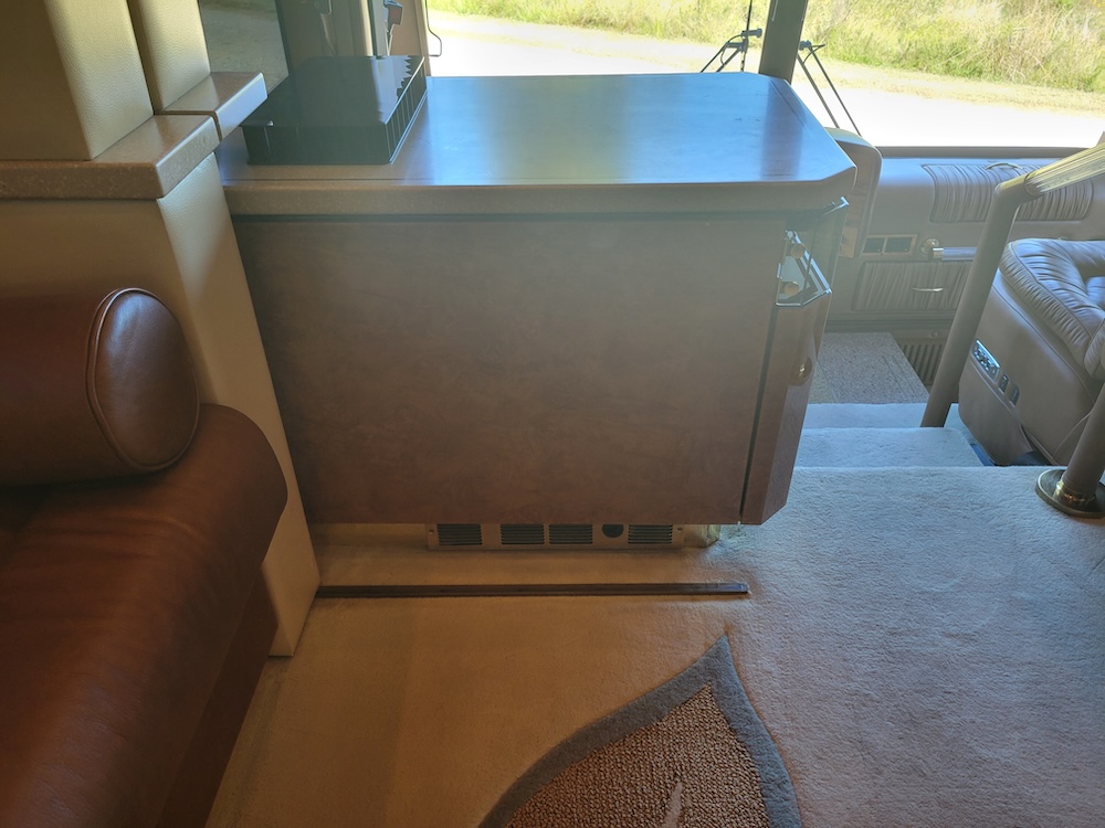 2004 Prevost Featherlite H3-45 For Sale