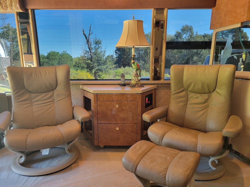 2004 Prevost Featherlite H3-45 For Sale