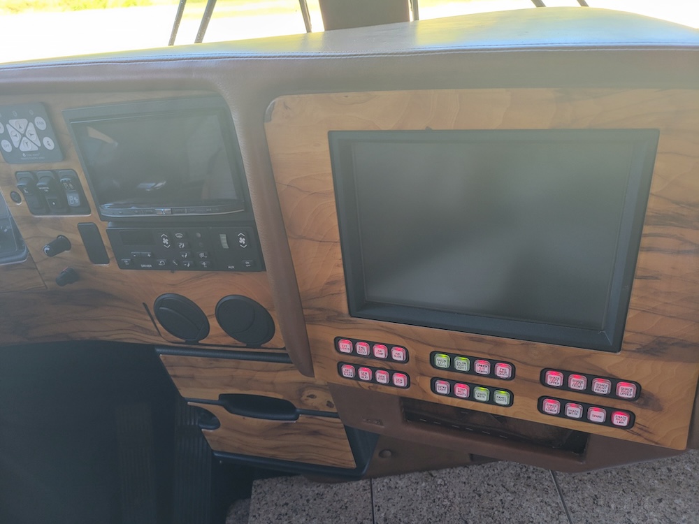 2004 Prevost Featherlite H3-45 For Sale