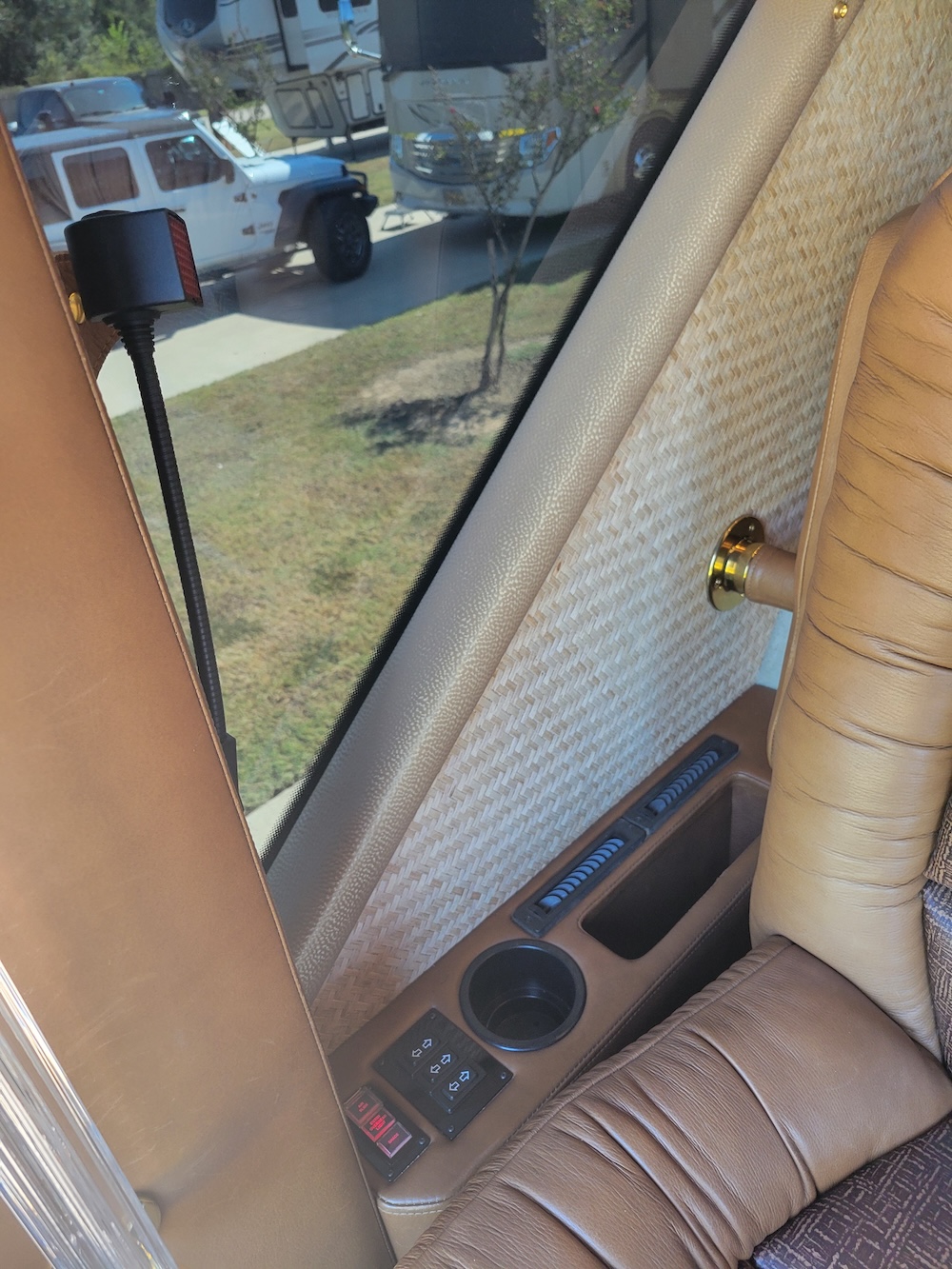 2004 Prevost Featherlite H3-45 For Sale