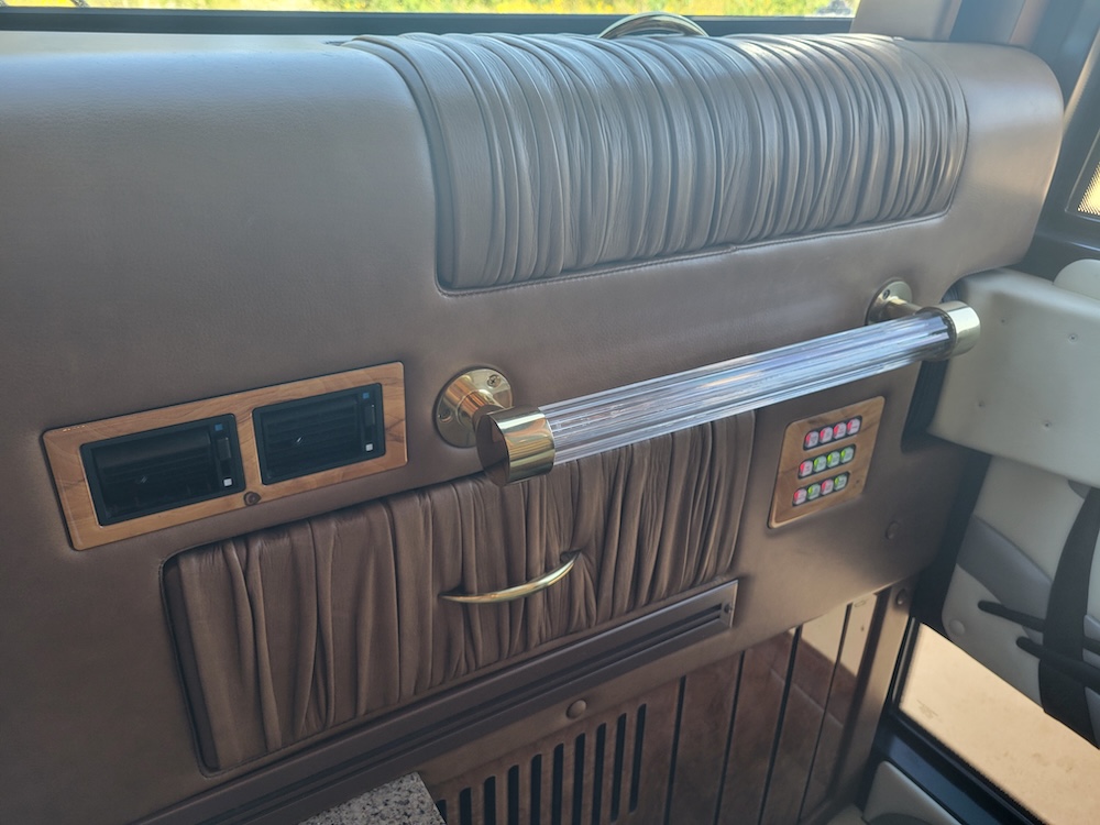 2004 Prevost Featherlite H3-45 For Sale