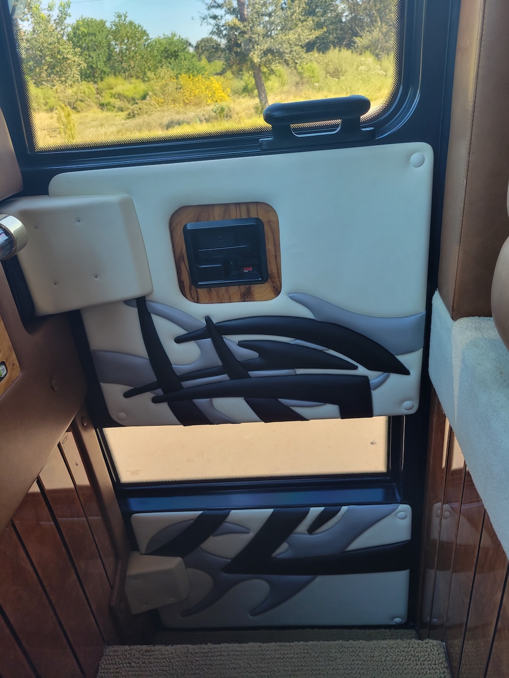2004 Prevost Featherlite H3-45 For Sale