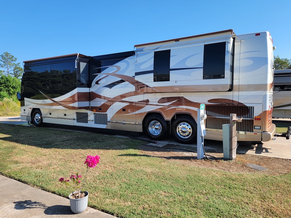2004 Prevost Featherlite H3-45 For Sale