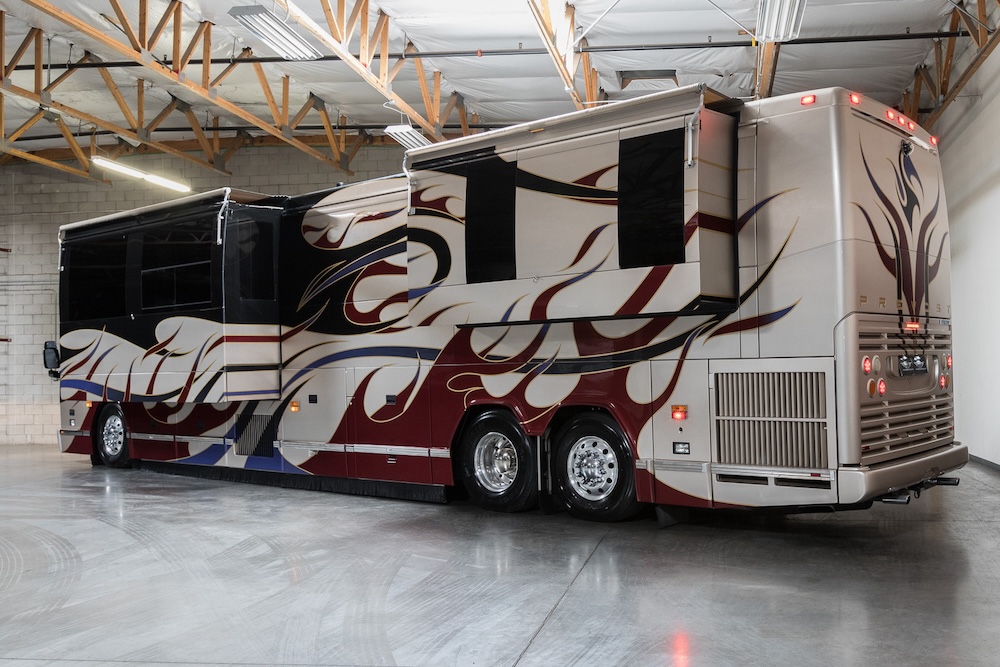 2004 Prevost Featherlite  H3-45 For Sale