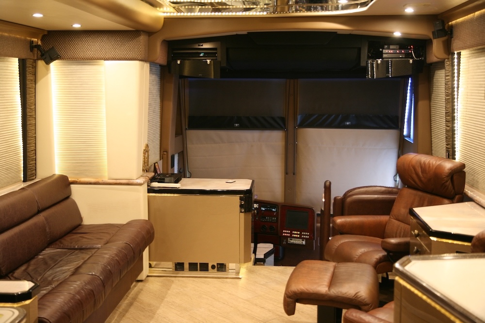 2004 Prevost Featherlite  H3-45 For Sale