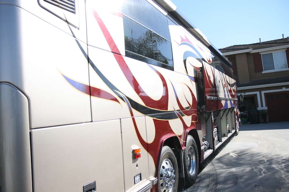 2004 Prevost Featherlite  H3-45 For Sale