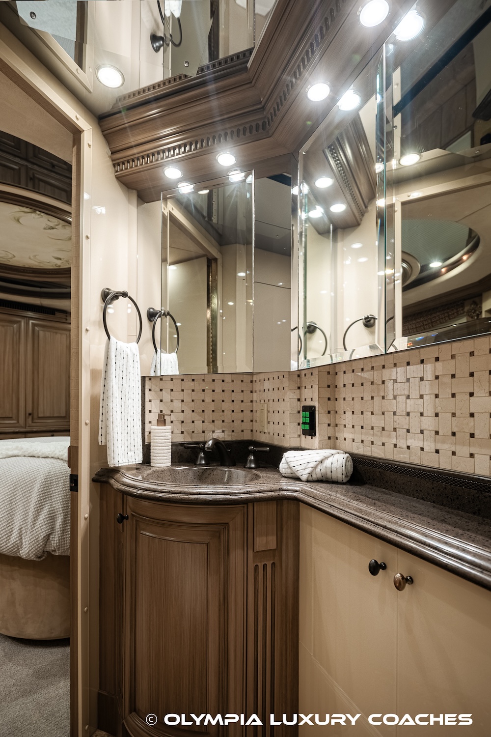 2004 Prevost Liberty XLII For Sale