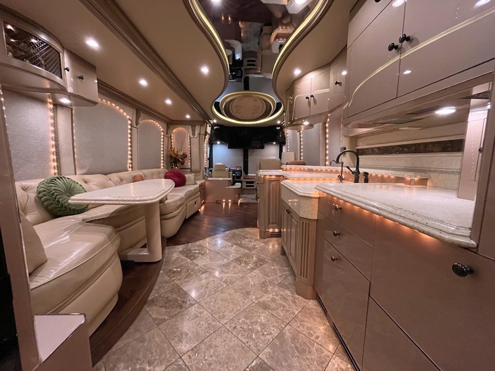 2004 Prevost Liberty XLII For Sale