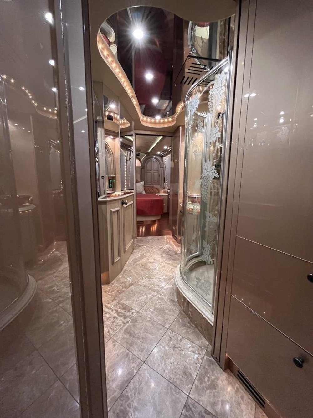 2004 Prevost Liberty XLII For Sale