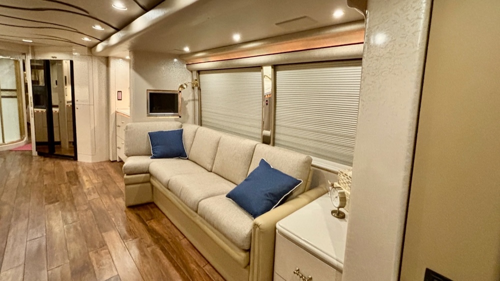 2004 Prevost Marathon H3-45 For Sale