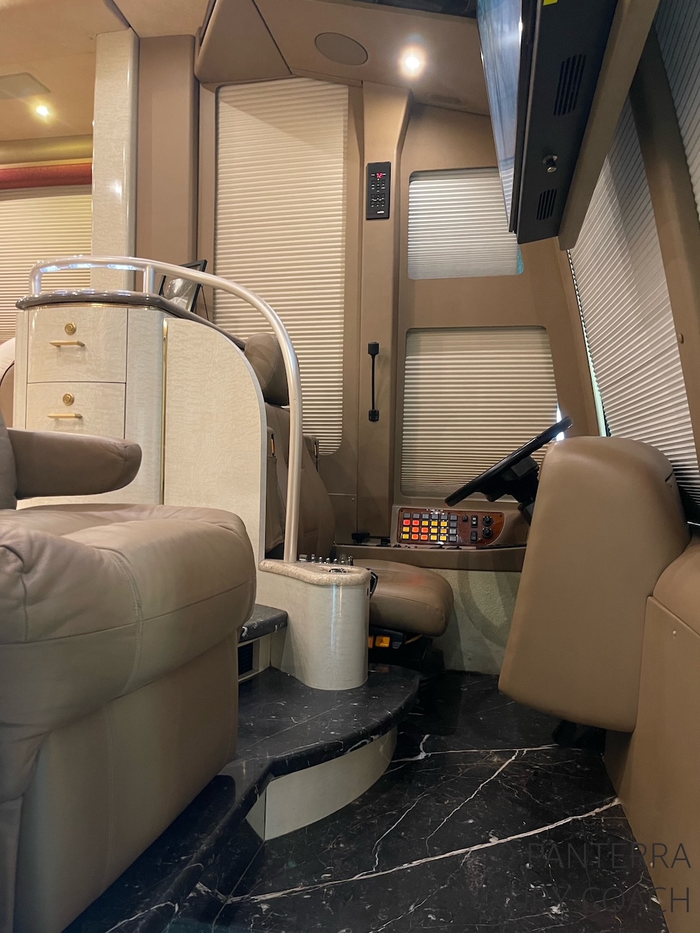 2004 Prevost Marathon  H3-45 For Sale