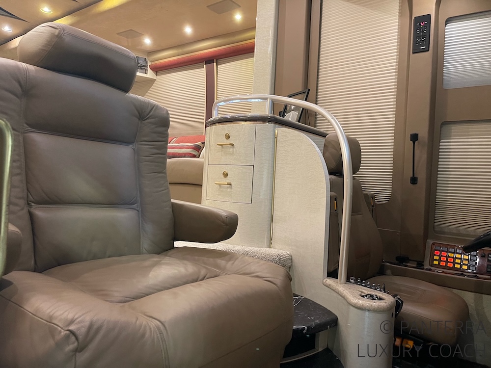 2004 Prevost Marathon  H3-45 For Sale
