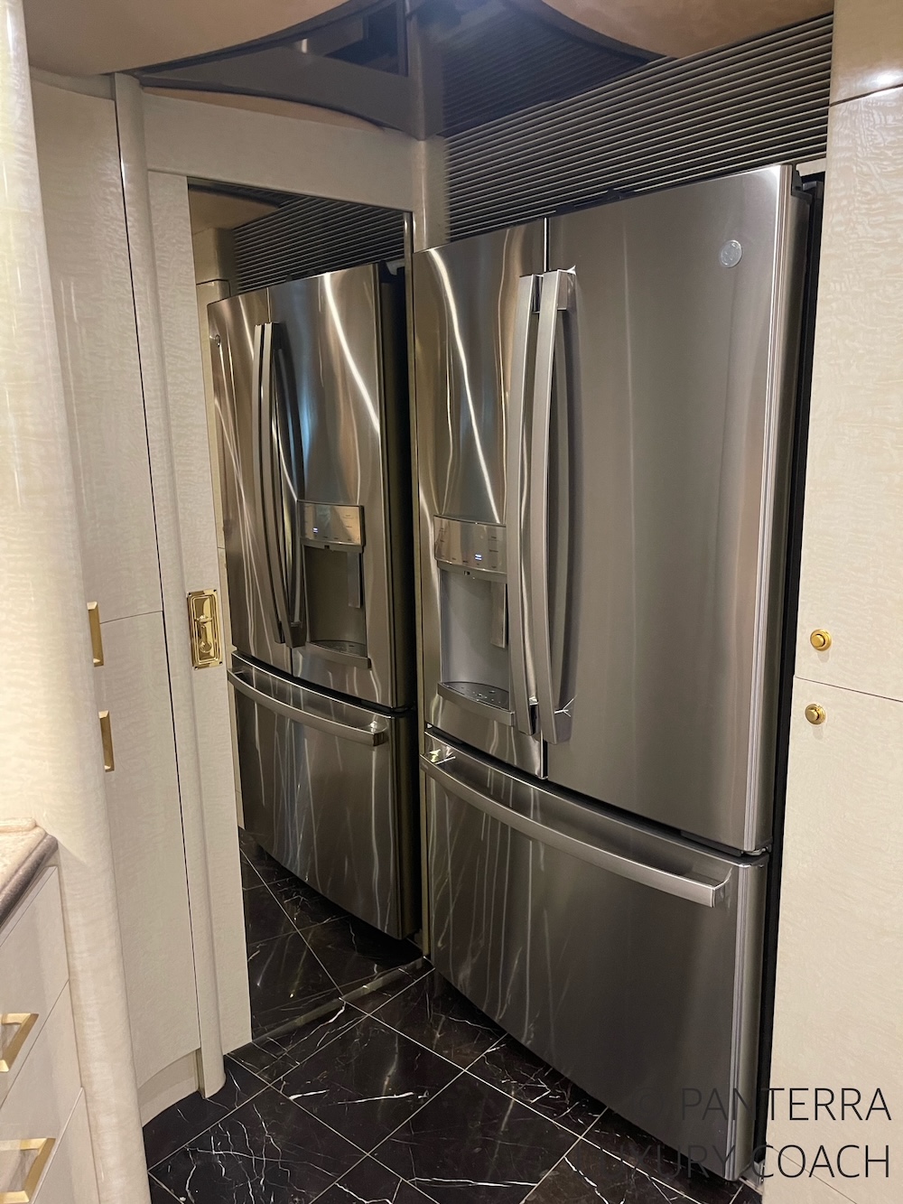 2004 Prevost Marathon  H3-45 For Sale