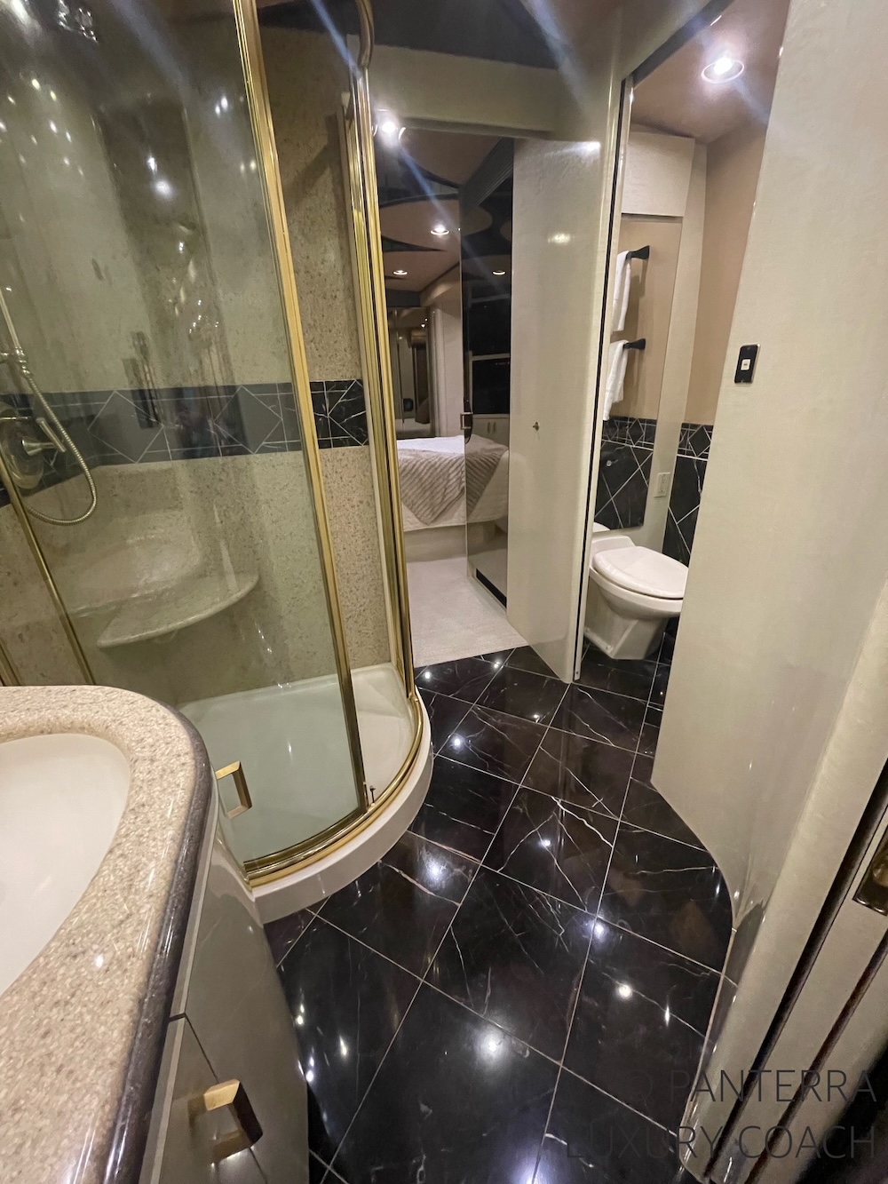 2004 Prevost Marathon  H3-45 For Sale