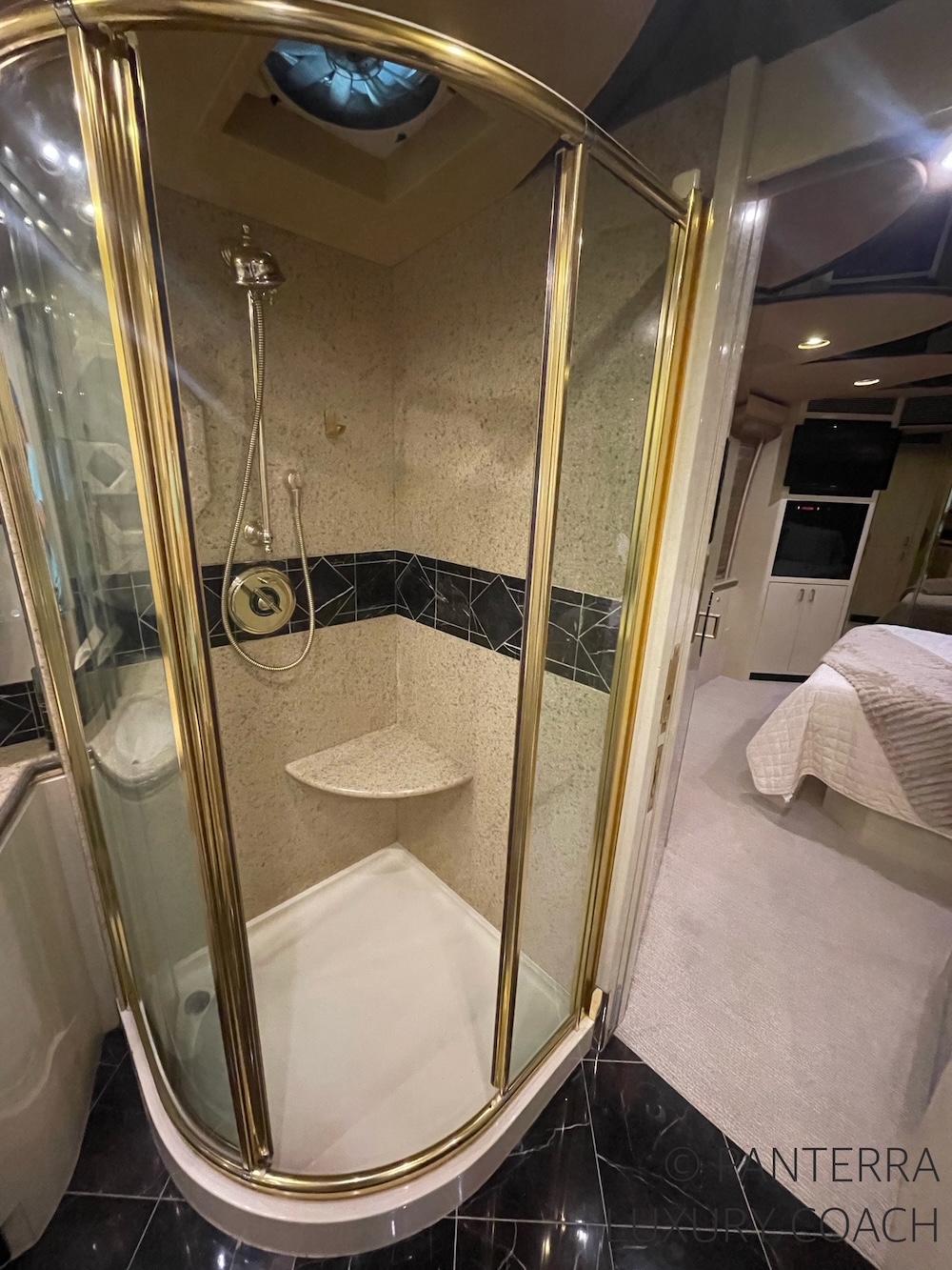 2004 Prevost Marathon  H3-45 For Sale