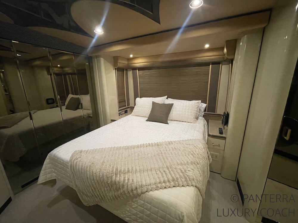 2004 Prevost Marathon  H3-45 For Sale