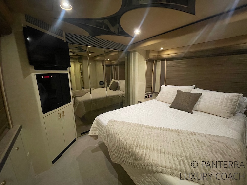 2004 Prevost Marathon  H3-45 For Sale