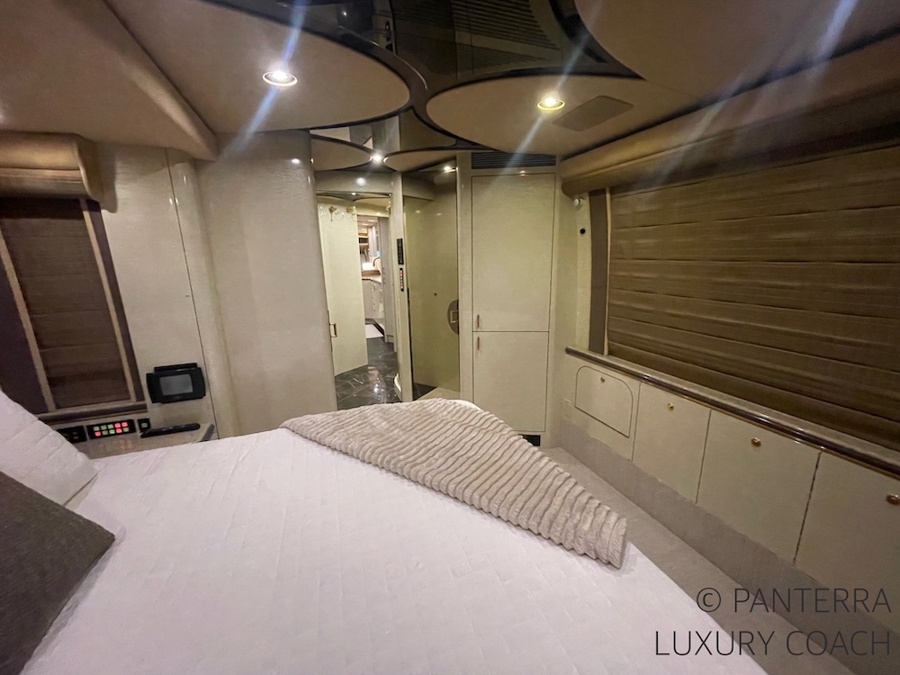 2004 Prevost Marathon  H3-45 For Sale
