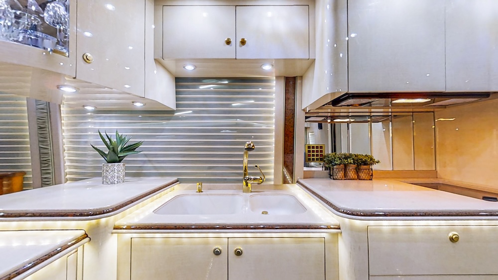 2004 Prevost Parliament H3-45 For Sale