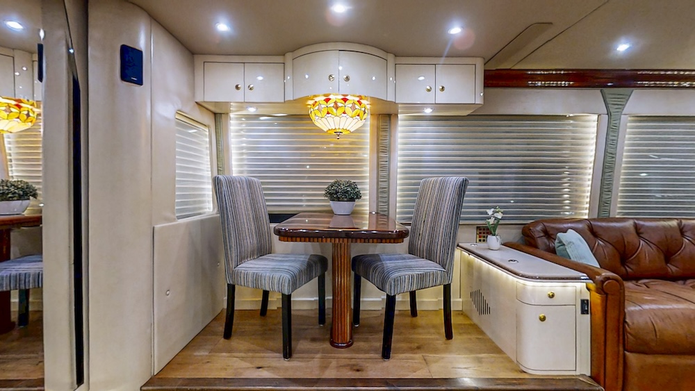 2004 Prevost Parliament H3-45 For Sale