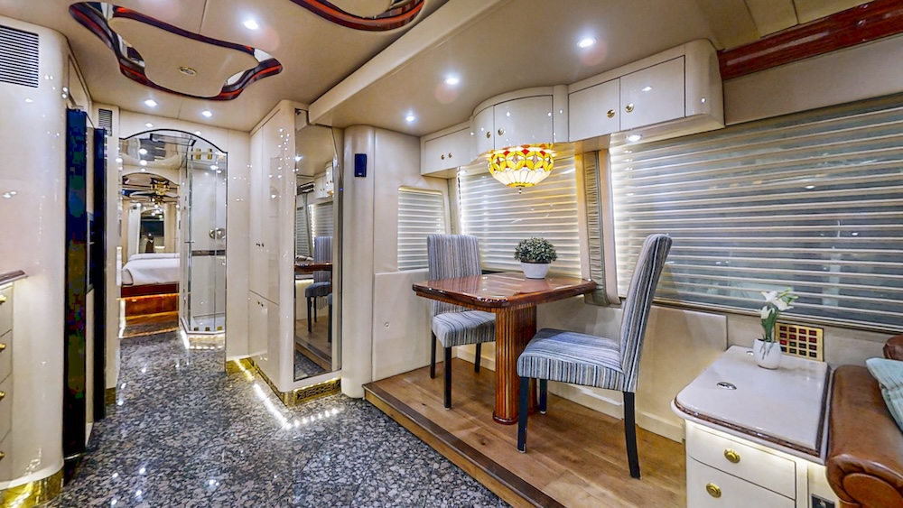 2004 Prevost Parliament H3-45 For Sale