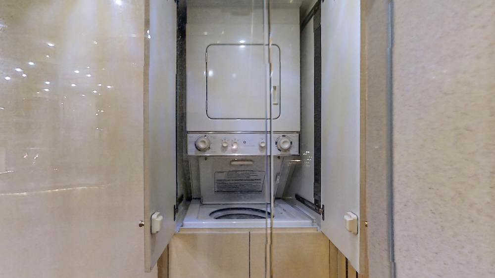 2004 Prevost Parliament H3-45 For Sale