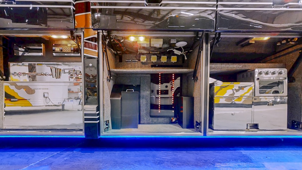 2004 Prevost Parliament H3-45 For Sale