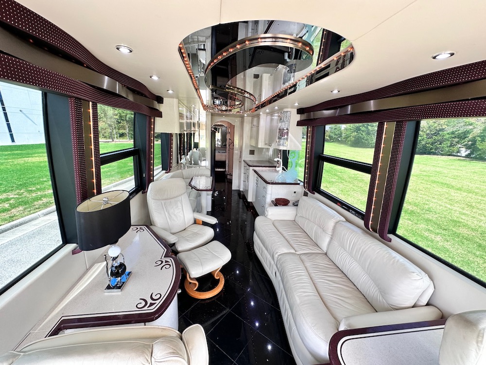 2004 Prevost Parliament XLII For Sale
