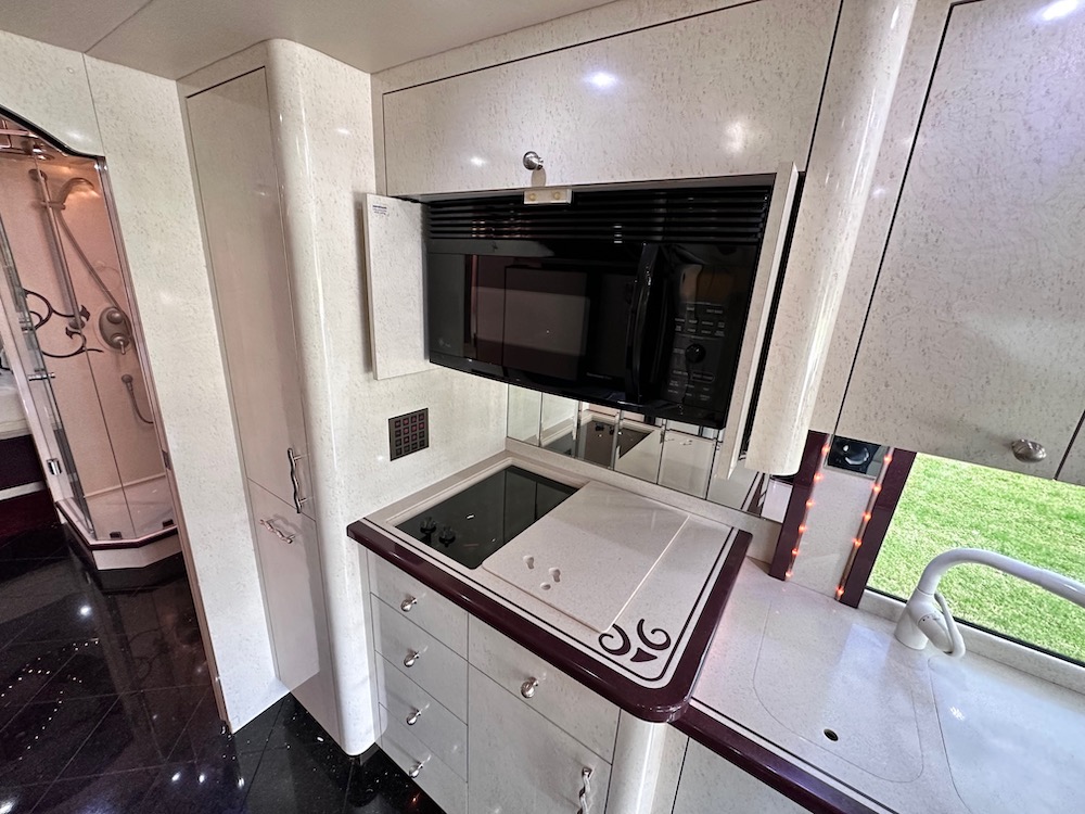 2004 Prevost Parliament XLII For Sale