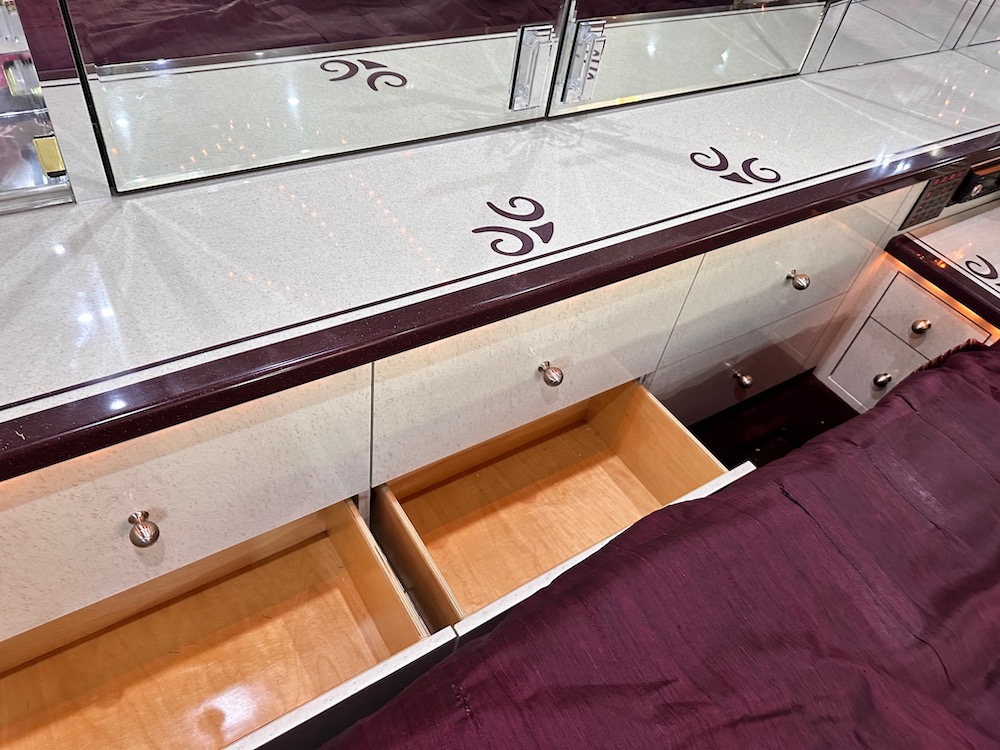 2004 Prevost Parliament XLII For Sale