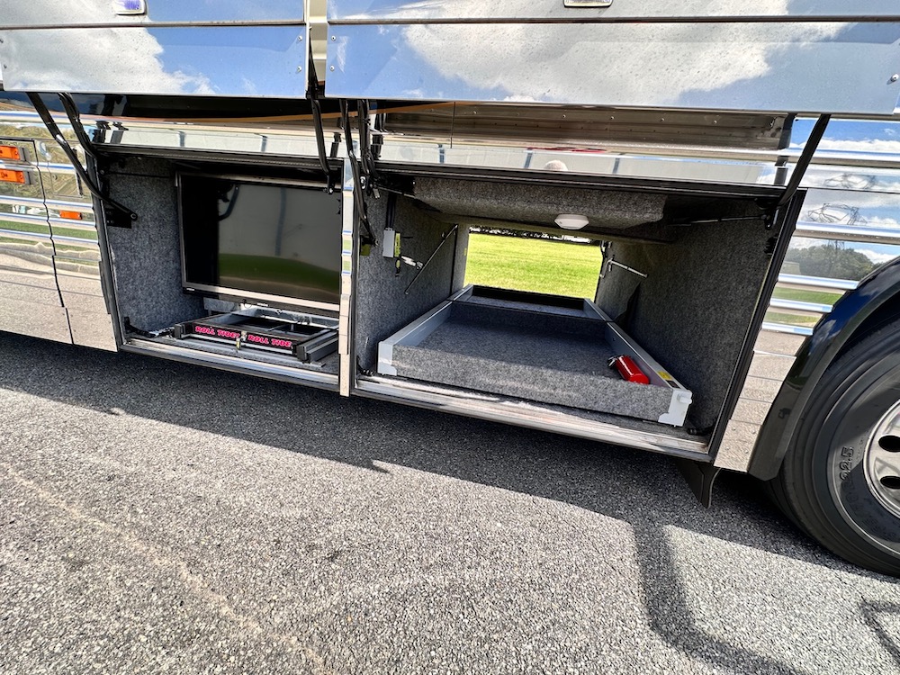 2004 Prevost Parliament XLII For Sale