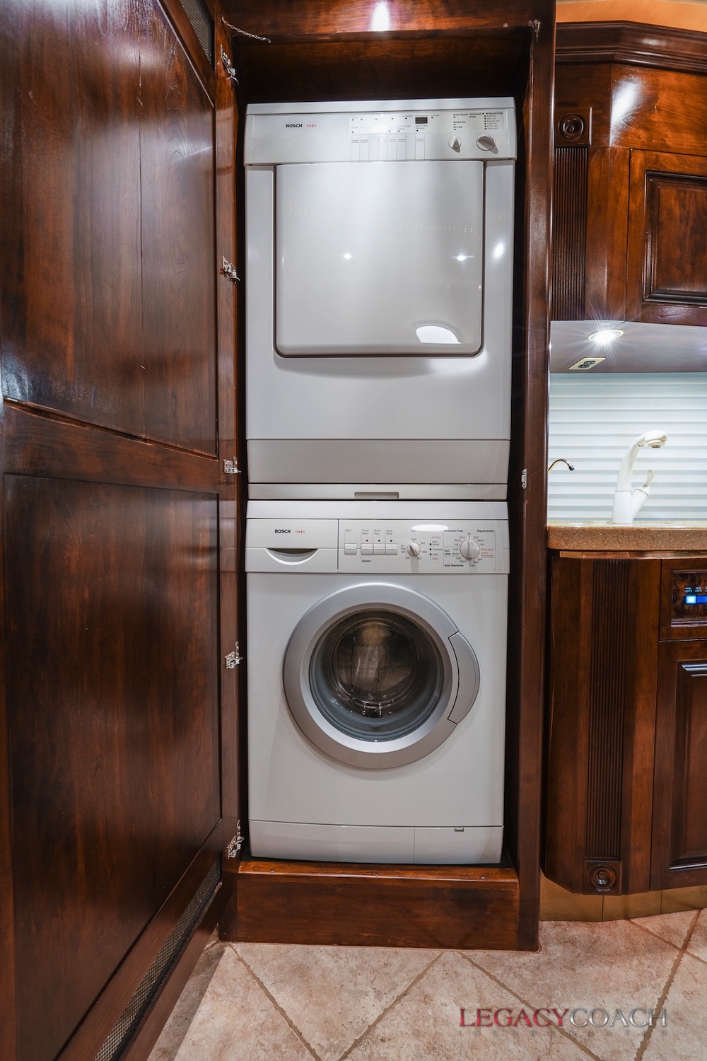 2004 Prevost Royale XLII For Sale
