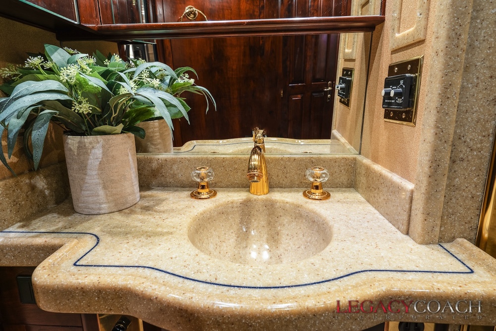 2004 Prevost Royale XLII For Sale