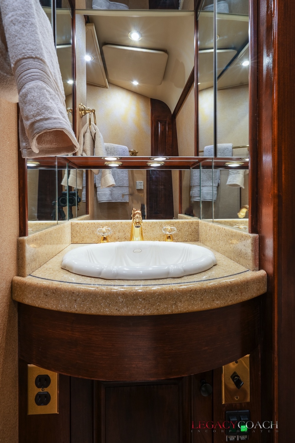 2004 Prevost Royale XLII For Sale