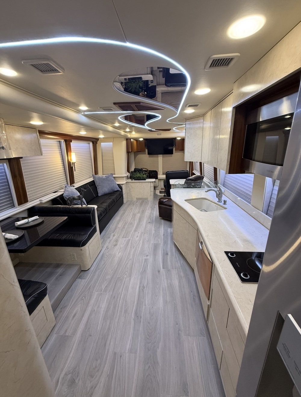 204 Prevost Vision XLII For Sale