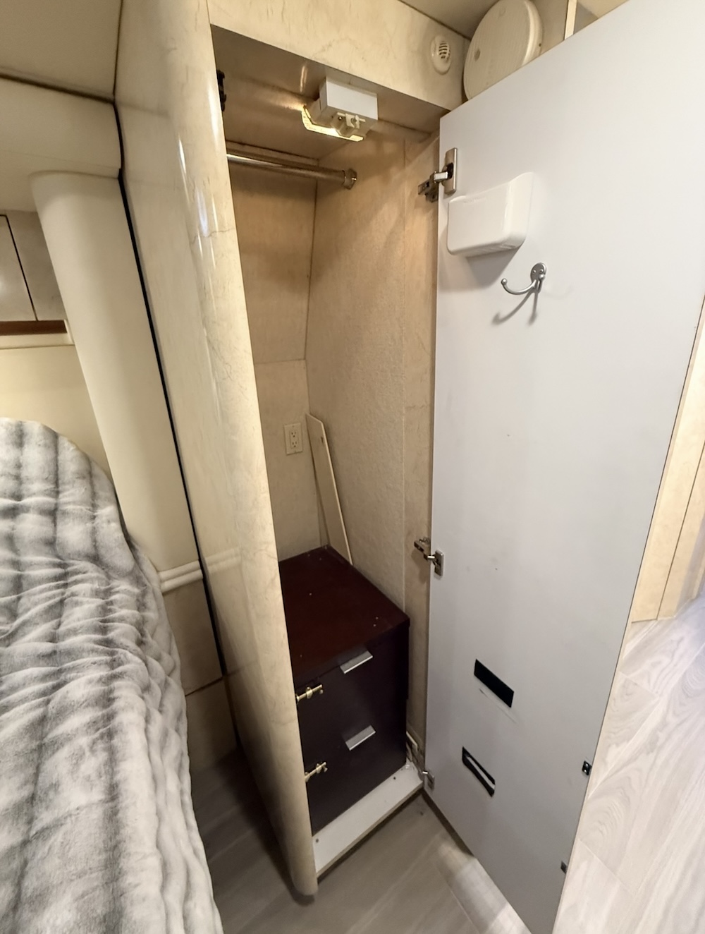 204 Prevost Vision XLII For Sale