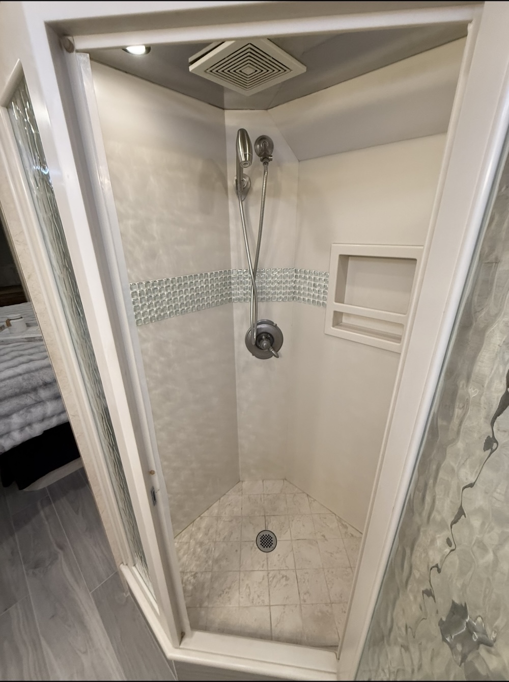 204 Prevost Vision XLII For Sale