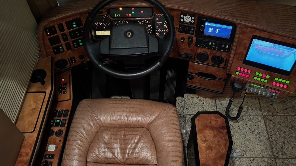 2005 Prevost Featherlite H3-45 For Sale