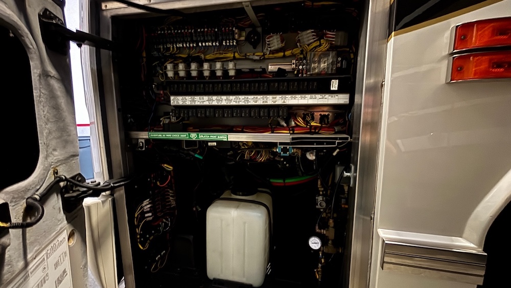2005 Prevost Featherlite H3-45 For Sale