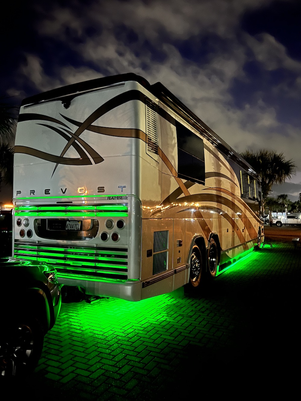 2005 Prevost Featherlite H3-45 For Sale