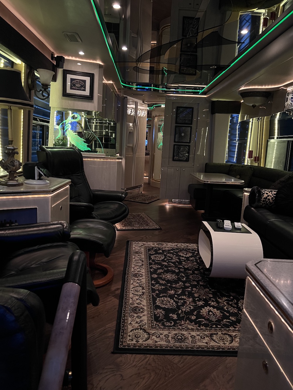 2005 Prevost Featherlite H3-45 For Sale