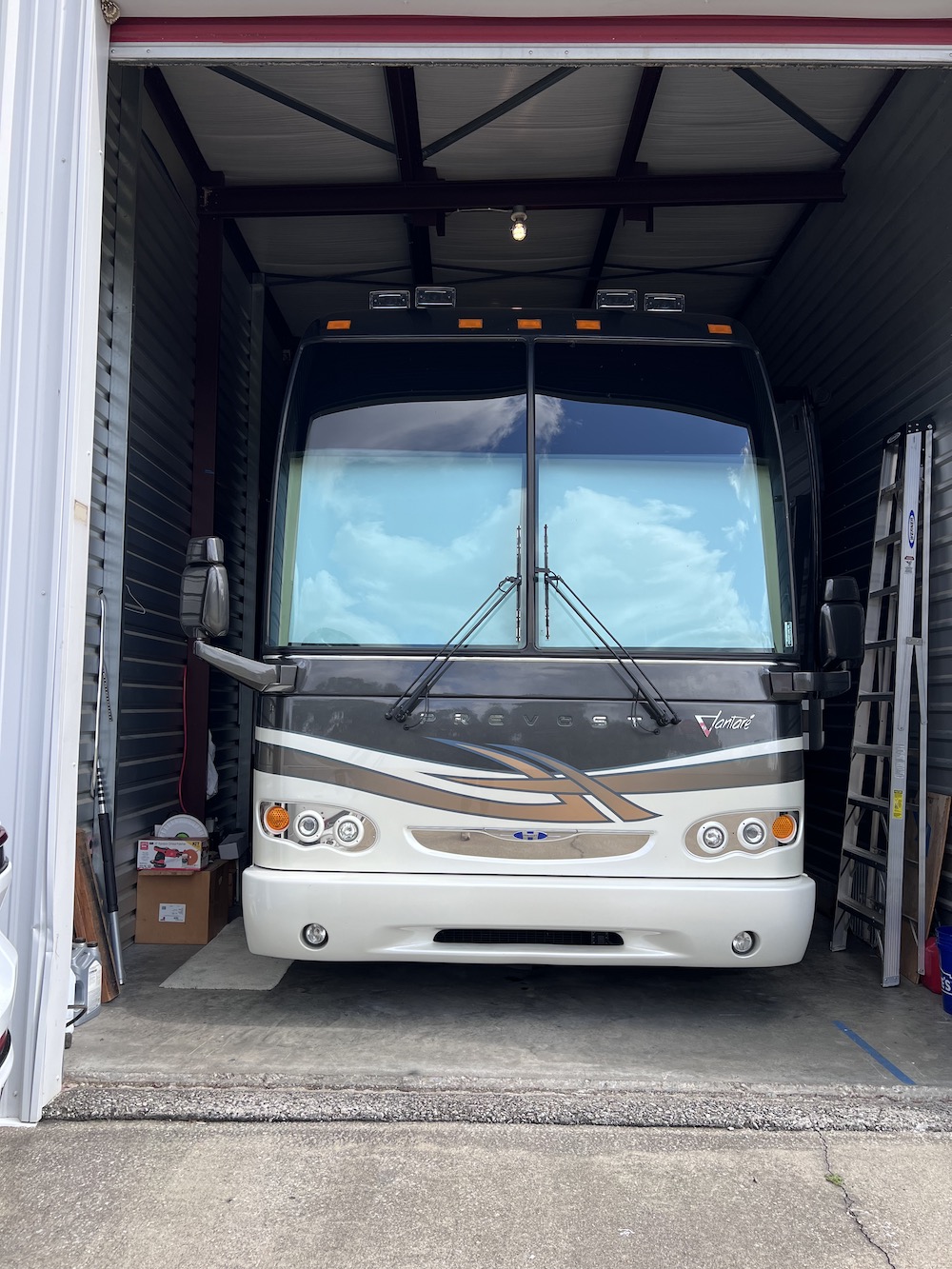2005 Prevost Featherlite H3-45 For Sale