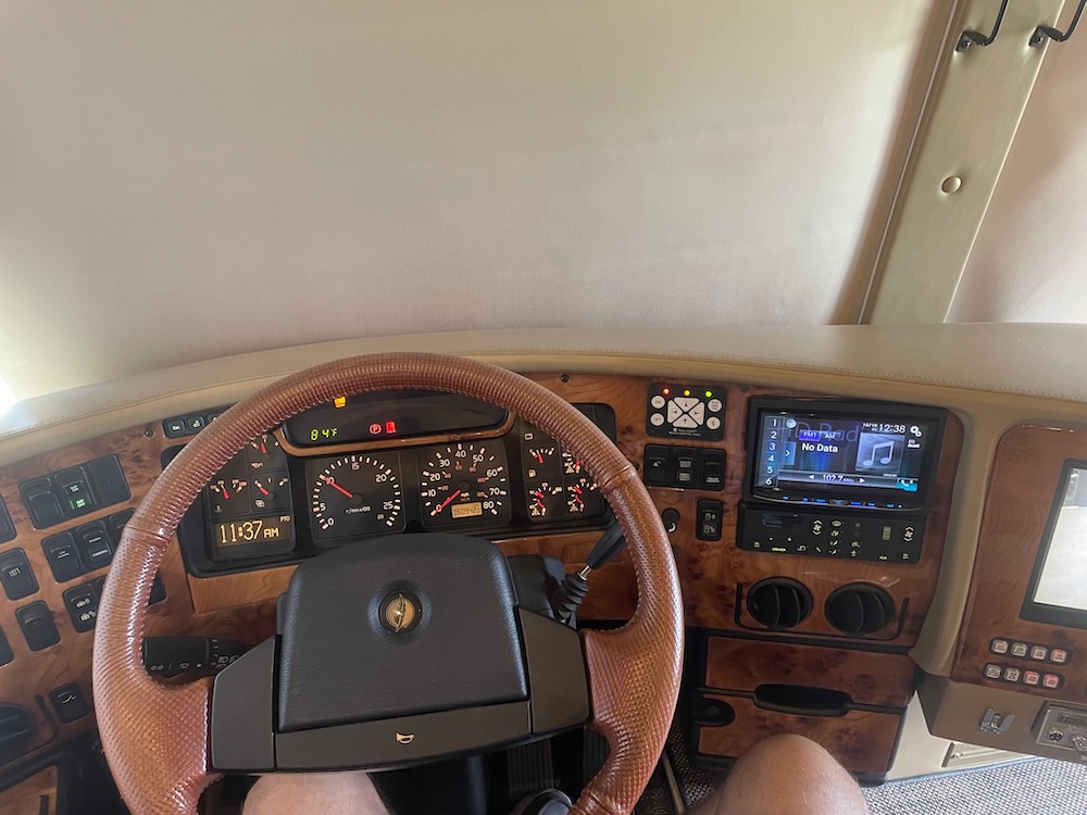 2005 Prevost Featherlite H3-45 For Sale