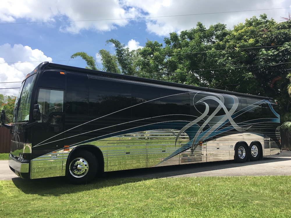 2005 Prevost Legendary XLII For Sale