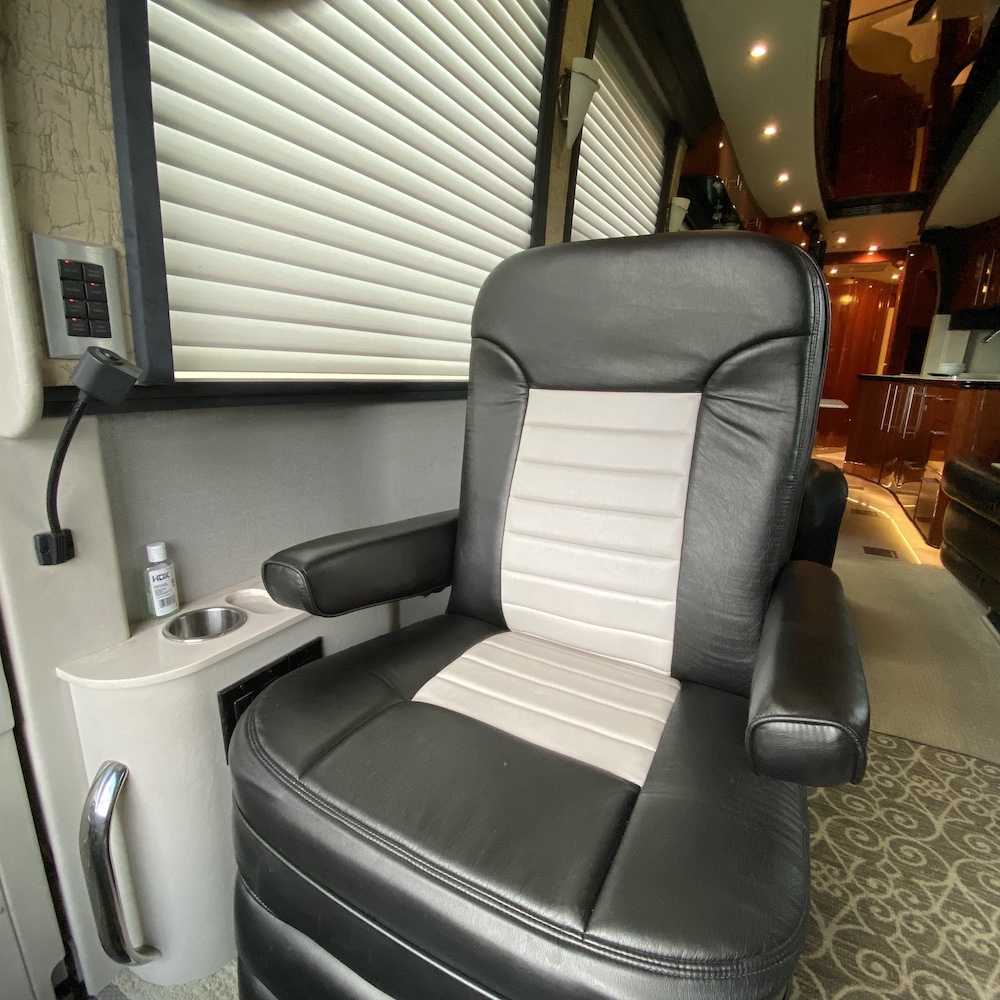 2005 Prevost Legendary XLII For Sale