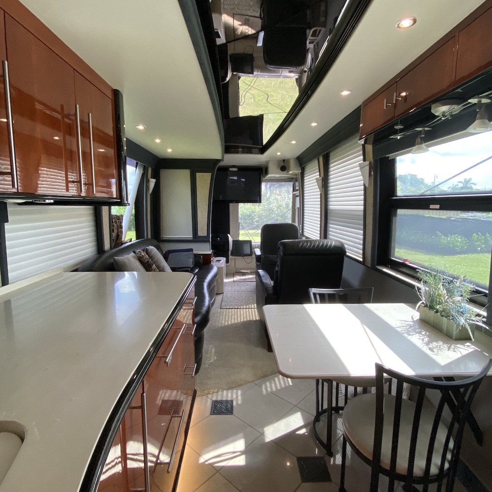 2005 Prevost Legendary XLII For Sale