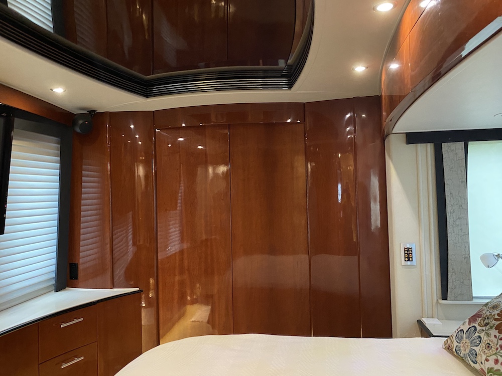 2005 Prevost Legendary XLII For Sale