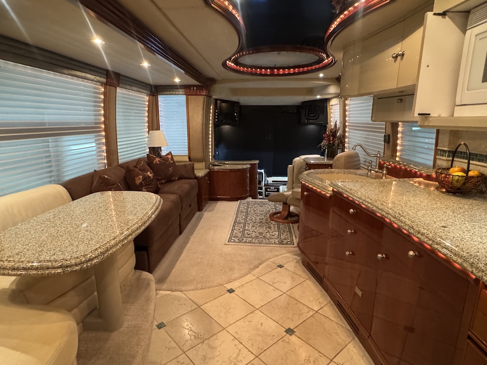 2005 Prevost Liberty H3-45 For Sale