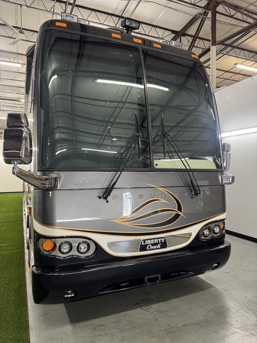 2005 Prevost Liberty H3-45 For Sale