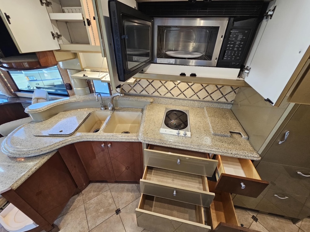 2005 Prevost Liberty XLII For Sale